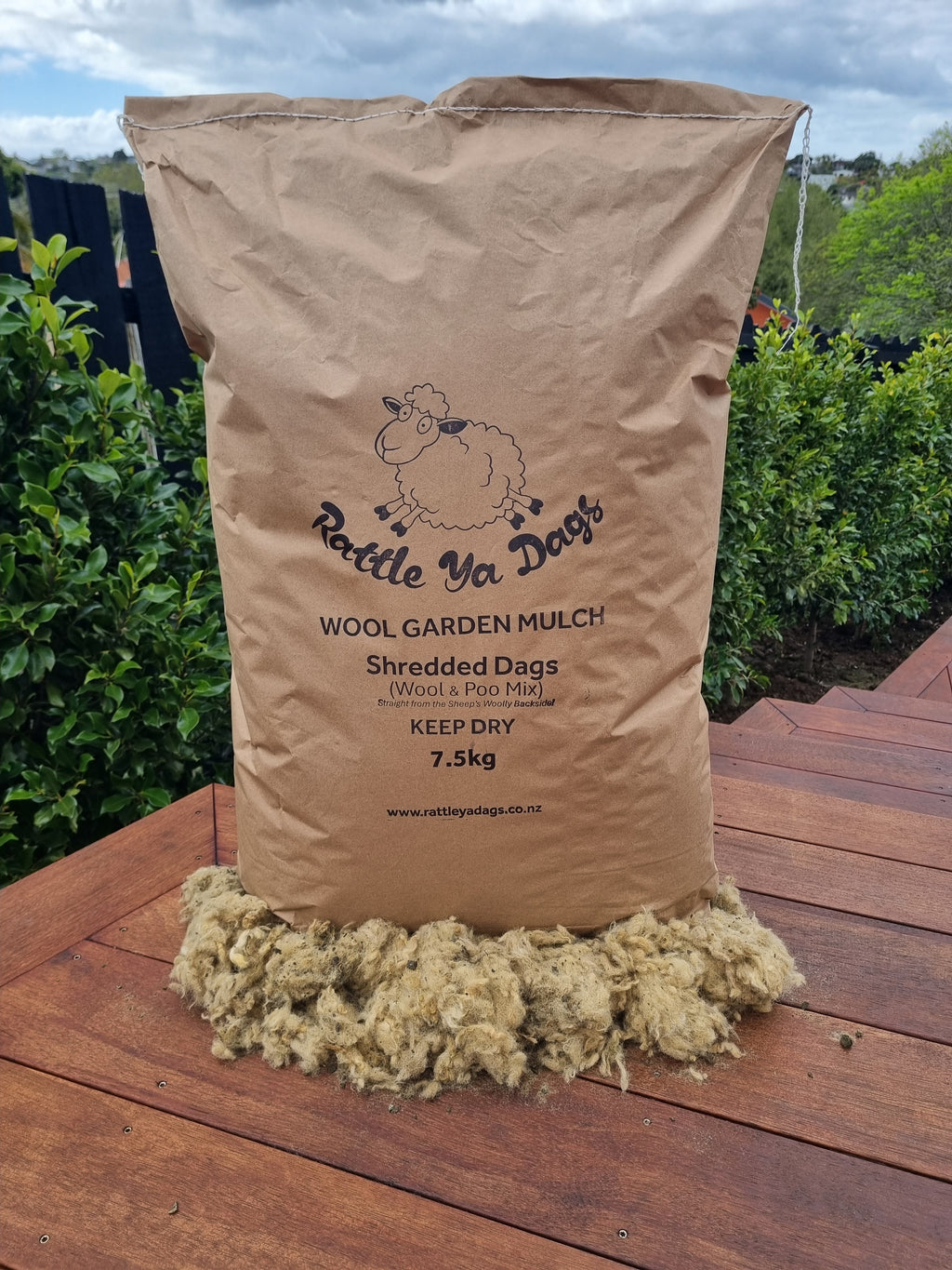 7.5kg Wool Mulch – Eco-Friendly NZ Mulch for Soil Fertility & Plant Growth