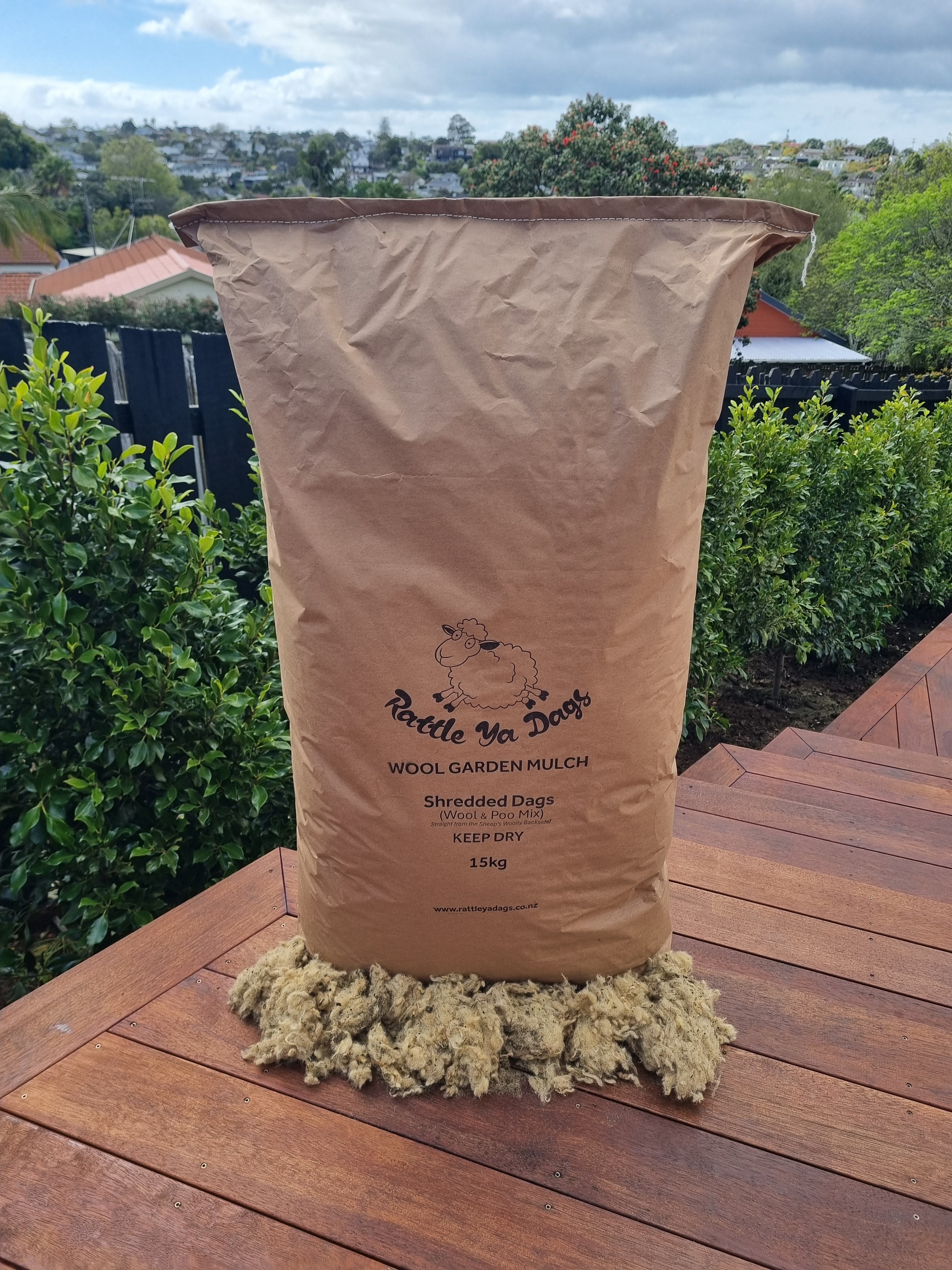 15kg Wool Garden Mulch – Moisture-Retaining, Nutrient-Rich Mulch